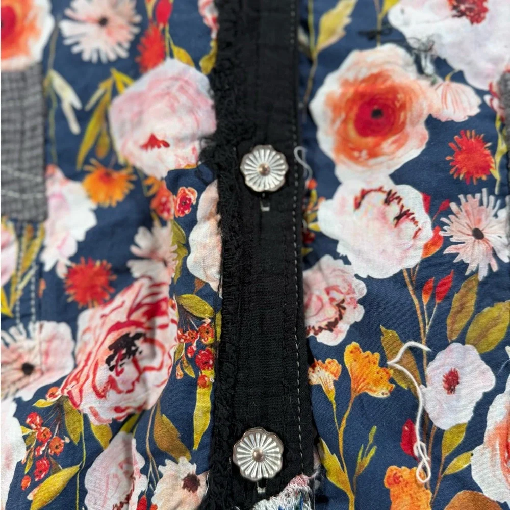 POL Black Floral Patchwork Utility Jacket - Picture 6 of 16